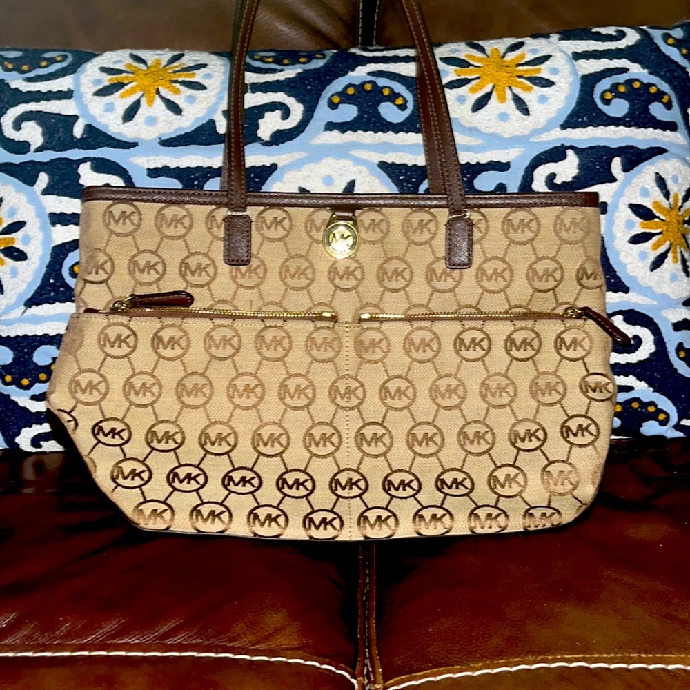 Michael kors purse